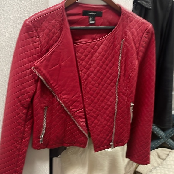 Faux leather red cropped motorcycle jacket - Picture 2 of 3